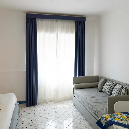 Aparthotel Cala Moresca *