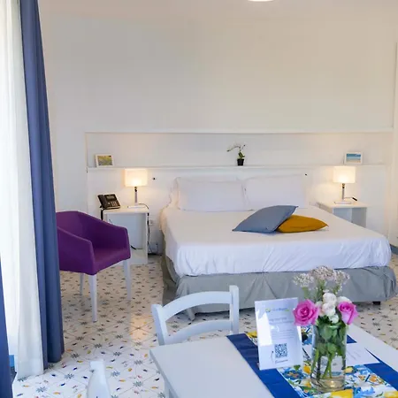 Aparthotel Cala Moresca *